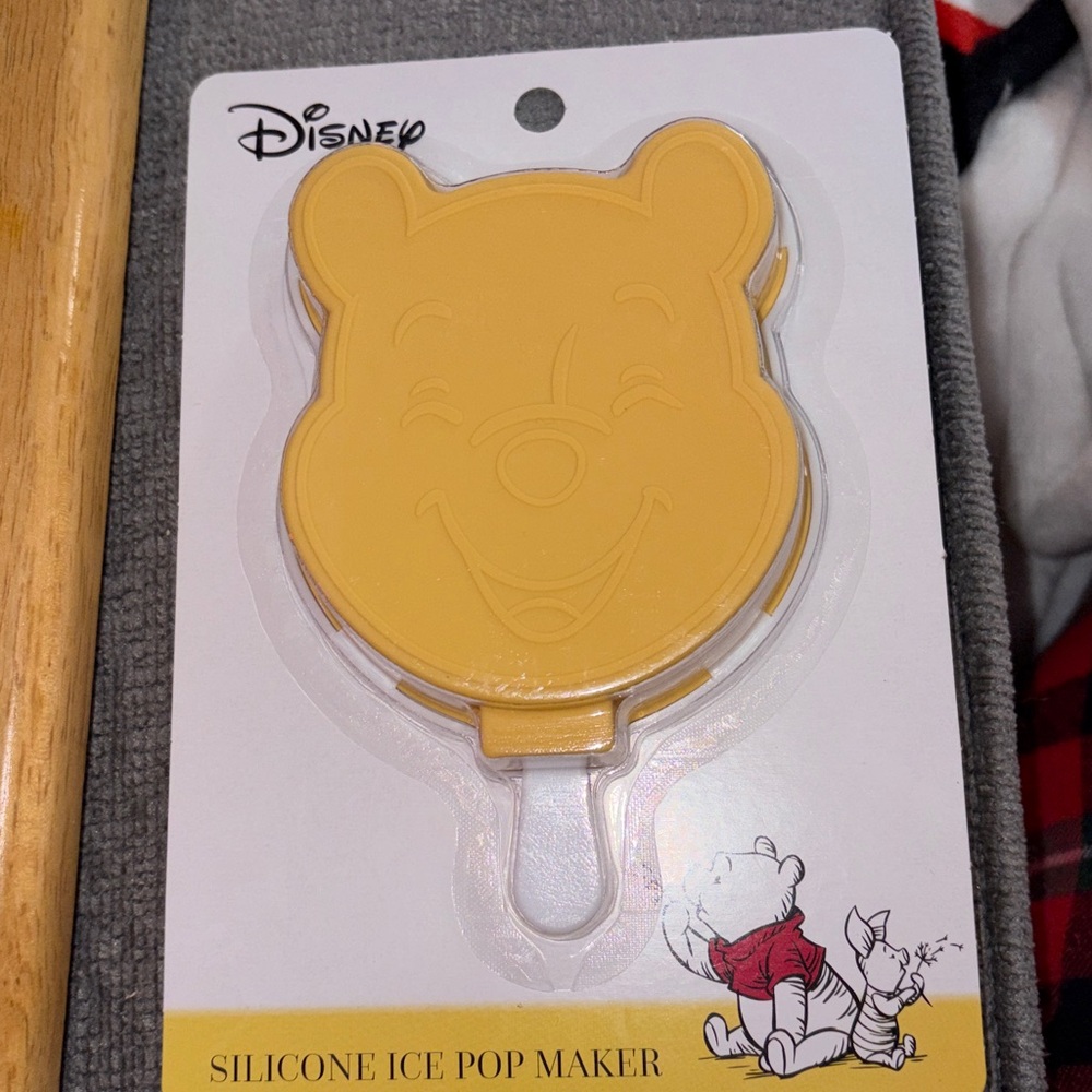 3/$20 bundle  Disney Winnie the Pooh Ice Pop Mold